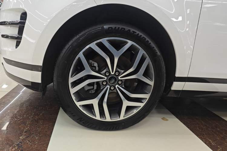 Used Land Rover Range Evoque 2022 Aurora L 249 PS R-Dynamic Luxury Edition Left Front Wheel Hub