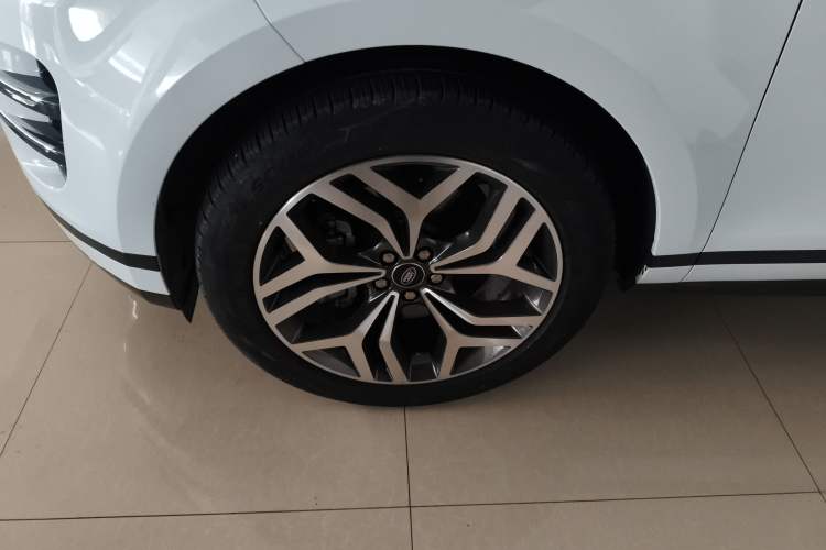 Used Land Rover Range Evoque 2022 Aurora L 249 PS R-Dynamic Luxury Edition Left Front Wheel Hub