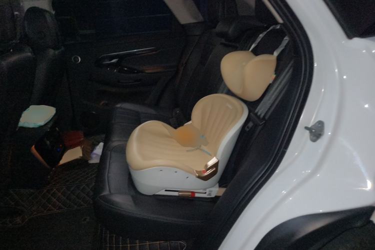 Used Land Rover Range Evoque 2022 Aurora L 249 PS R-Dynamic Luxury Edition Left Rear Seat