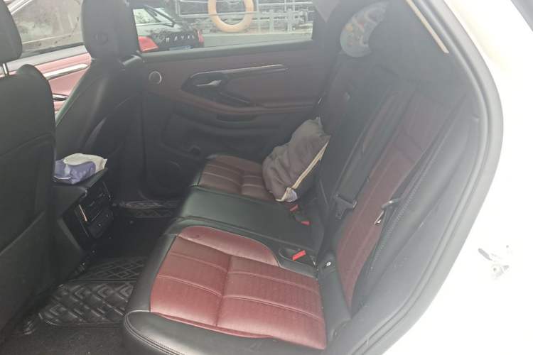 Used Land Rover Range Evoque 2022 Range Rover L 249 PS R-Dynamic HSE Luxury Edition Left Rear Seat