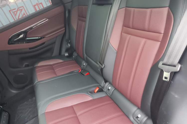Used Land Rover Range Evoque 2022 Aurora L 249 PS R-Dynamic Luxury Edition Left Rear Seat