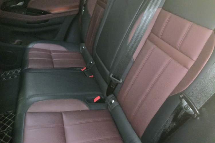 Used Land Rover Range Evoque 2022 Aurora L 249 PS R-Dynamic Luxury Edition Left Rear Seat