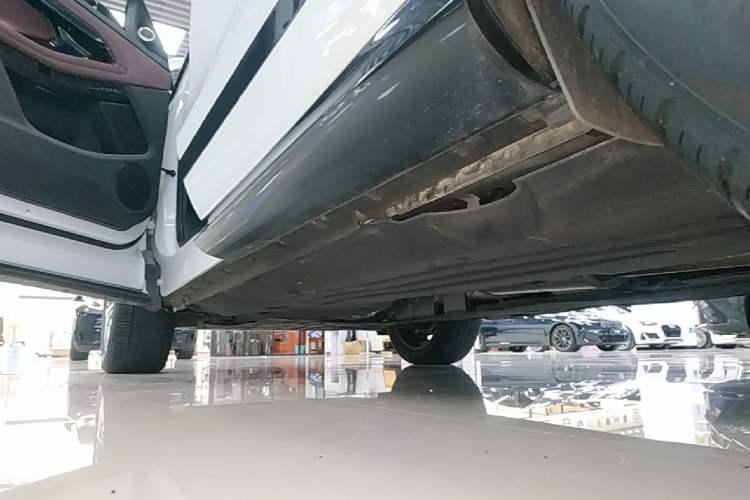 Used Land Rover Range Evoque 2022 Aurora L 249 PS R-Dynamic Luxury Edition Left Side Sill