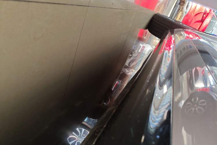 Used Land Rover Range Evoque 2022 Aurora L 249 PS R-Dynamic Luxury Edition Left Side Sill