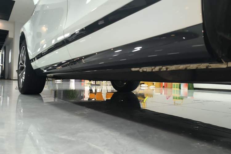 Used Land Rover Range Evoque 2022 Facelifted Aurora L 249 PS R-Dynamic Luxury Edition Left Side Sill