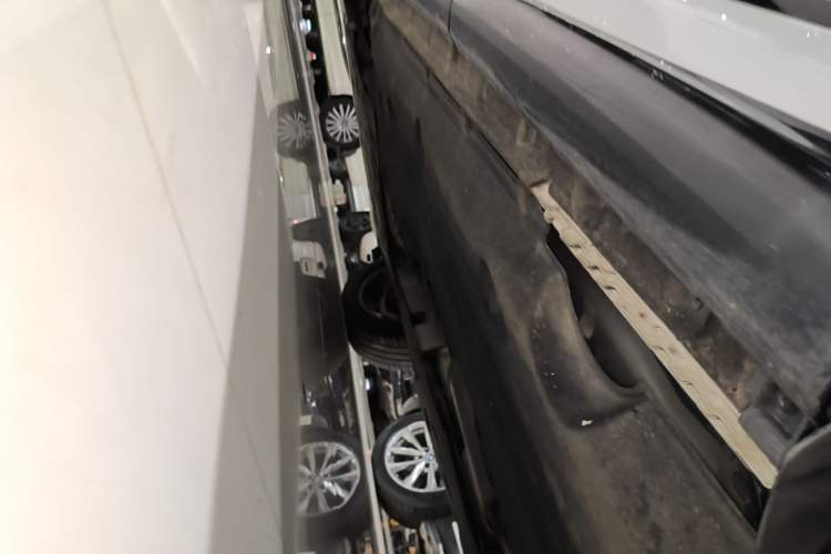 Used Land Rover Range Evoque 2022 Facelifted Aurora L 249 PS R-Dynamic Luxury Edition Left Side Sill