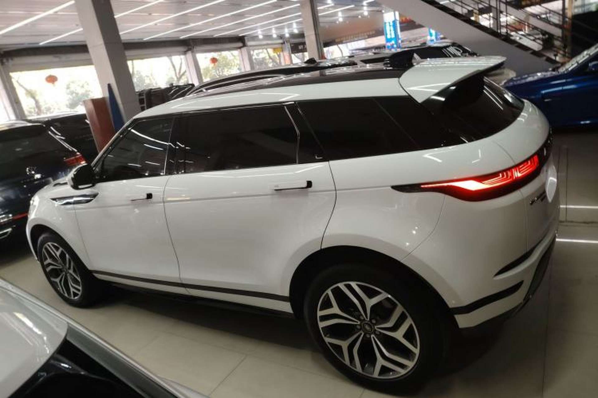 Used Land Rover Range Evoque 2022 Facelifted Aurora L 249 PS R-Dynamic Luxury Edition Left Side