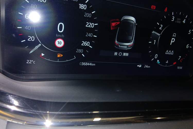 Used Land Rover Range Evoque 2022 Facelifted Aurora L 249 PS R-Dynamic Luxury Edition Odometer Close Up