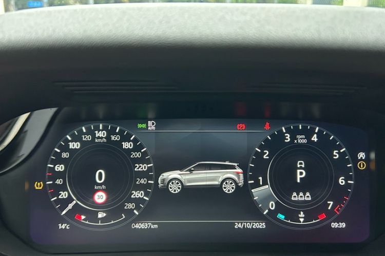Used Land Rover Range Evoque 2022 Aurora L 249 PS R-Dynamic Luxury Edition Odometer Close Up