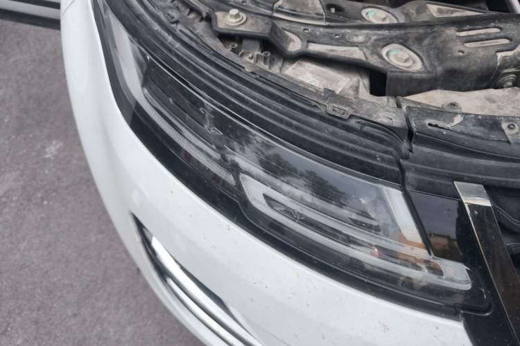Used Land Rover Range Evoque 2022 Facelifted Aurora L 249 PS R-Dynamic Luxury Edition Right Front Headlight