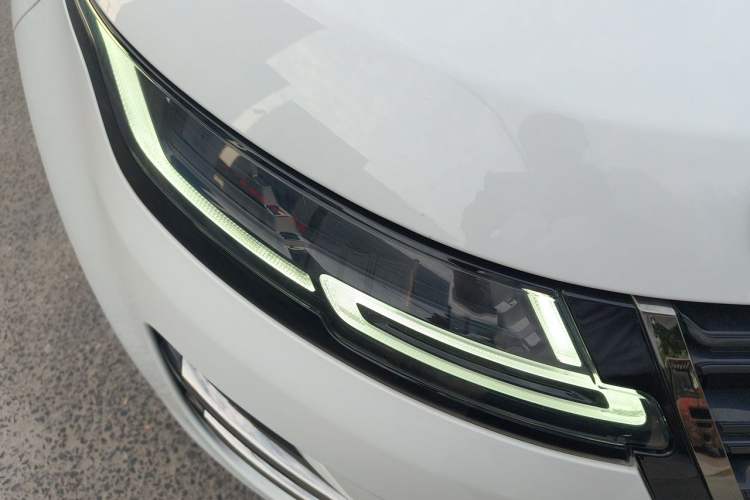 Used Land Rover Range Evoque 2022 Aurora L 249 PS R-Dynamic Luxury Edition Right Front Headlight