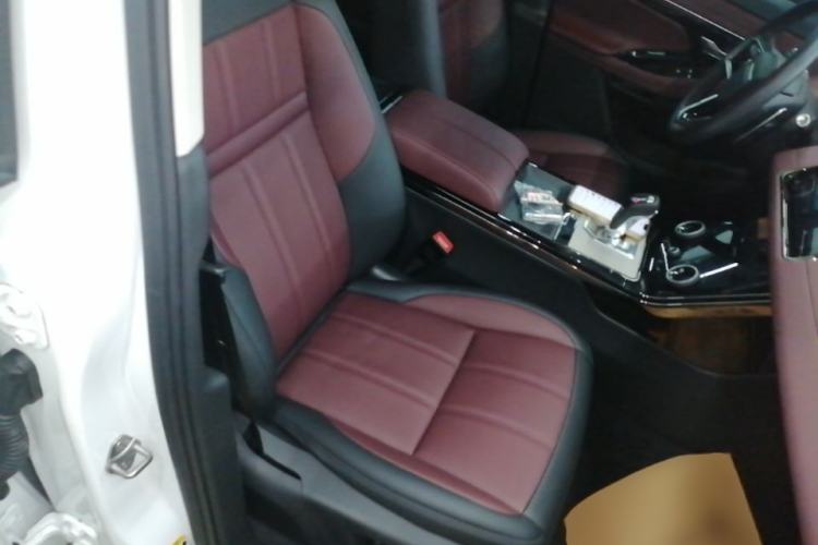 Used Land Rover Range Evoque 2022 Facelifted Aurora L 249 PS R-Dynamic Luxury Edition Right Front Seat