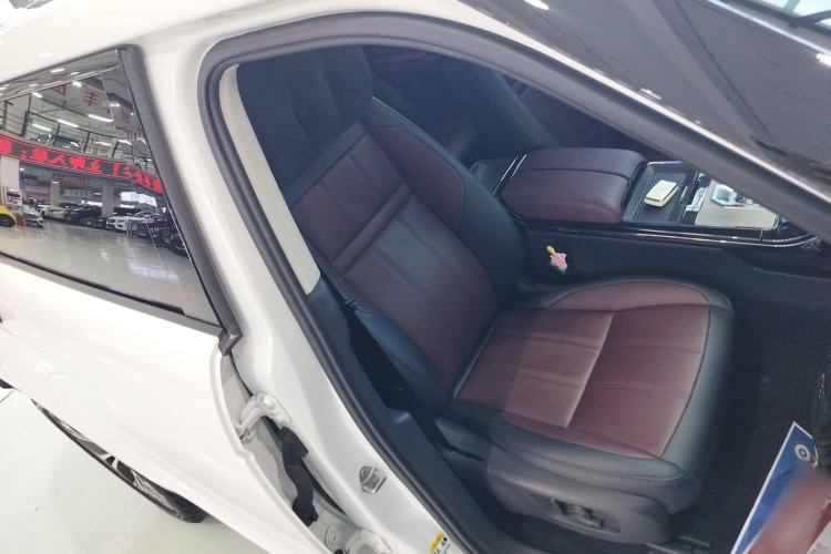 Used Land Rover Range Evoque 2022 Facelifted Aurora L 249 PS R-Dynamic Luxury Edition Right Front Seat