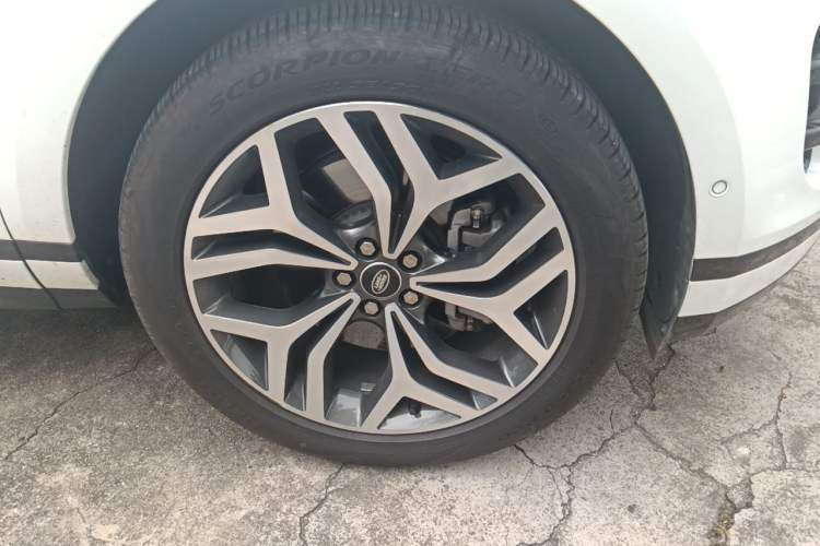 Used Land Rover Range Evoque 2022 Range Rover L 249 PS R-Dynamic HSE Luxury Edition Right Front Wheel Hub