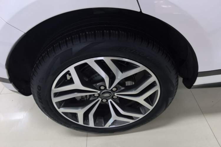Used Land Rover Range Evoque 2022 Facelifted Aurora L 249 PS R-Dynamic Luxury Edition Right Rear Wheel Hub