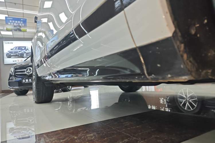 Used Land Rover Range Evoque 2022 Aurora L 249 PS R-Dynamic Luxury Edition Right Side Sill