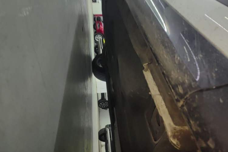 Used Land Rover Range Evoque 2022 Range Rover L 249 PS R-Dynamic HSE Luxury Edition Right Side Sill