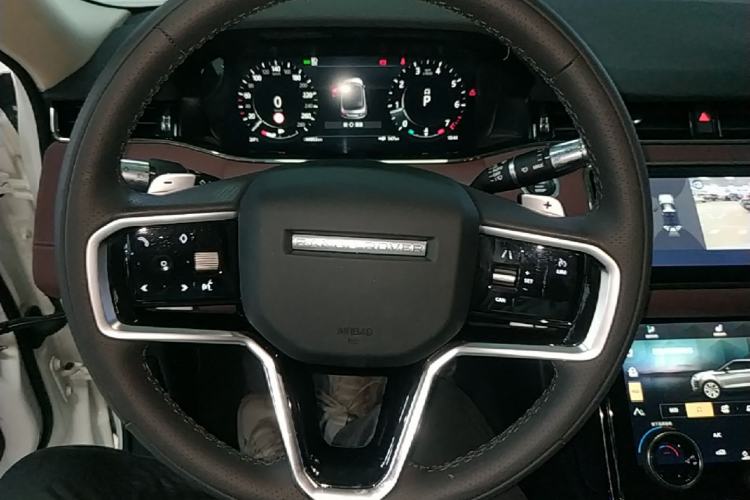 Used Land Rover Range Evoque 2022 Aurora L 249 PS R-Dynamic Luxury Edition Steering Wheel