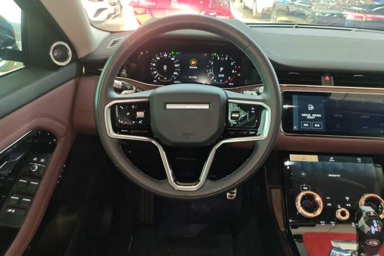 Used Land Rover Range Evoque 2022 Aurora L 249 PS R-Dynamic Luxury Edition Steering Wheel