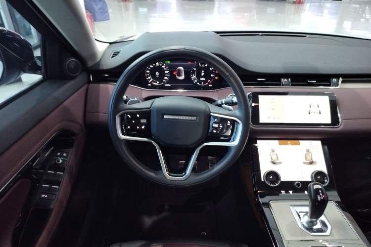 Used Land Rover Range Evoque 2022 Facelifted Aurora L 249 PS R-Dynamic Luxury Edition Steering Wheel