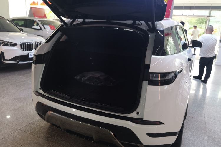 Used Land Rover Range Evoque 2022 Aurora L 249 PS R-Dynamic Luxury Edition Trunk