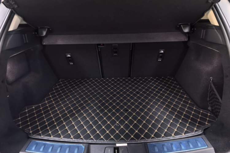 Used Land Rover Range Evoque 2022 Facelifted Aurora L 249 PS R-Dynamic Luxury Edition Trunk