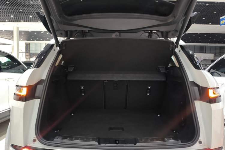 Used Land Rover Range Evoque 2022 Facelifted Aurora L 249 PS R-Dynamic Luxury Edition Trunk