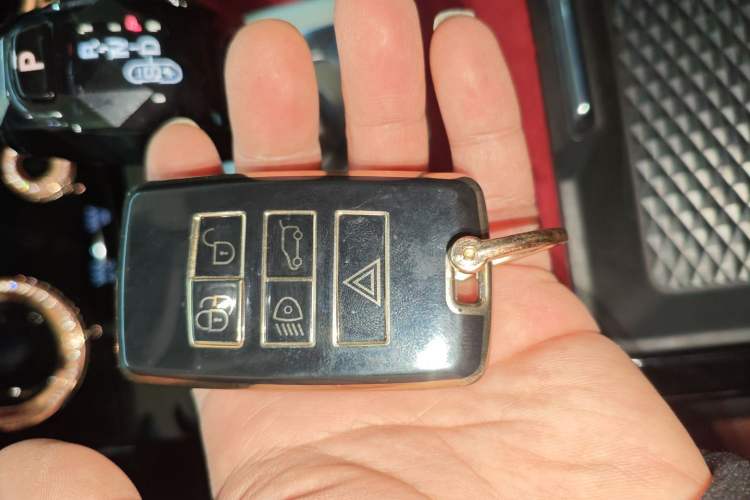 Used Land Rover Range Evoque 2022 Aurora L 249 PS R-Dynamic Luxury Edition Vehicle Key