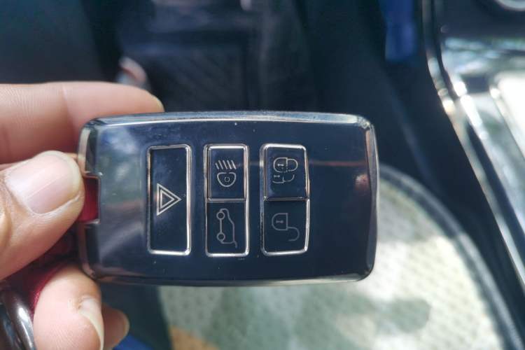 Used Land Rover Range Evoque 2022 Facelifted Aurora L 249 PS R-Dynamic Luxury Edition Vehicle Key