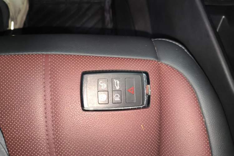 Used Land Rover Range Evoque 2022 Facelifted Aurora L 249 PS R-Dynamic Luxury Edition Vehicle Key