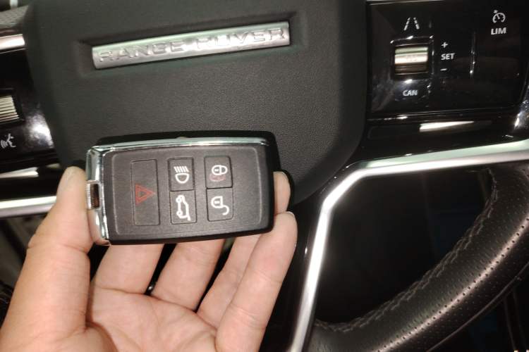 Used Land Rover Range Evoque 2022 Facelifted Aurora L 249 PS R-Dynamic Luxury Edition Vehicle Key