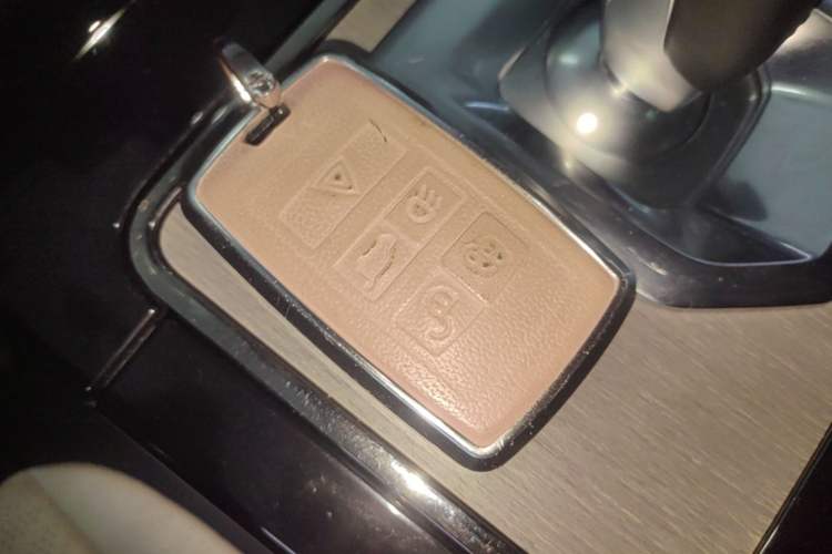 Used Land Rover Range Evoque 2022 Range Rover L 249 PS R-Dynamic HSE Luxury Edition Vehicle Key
