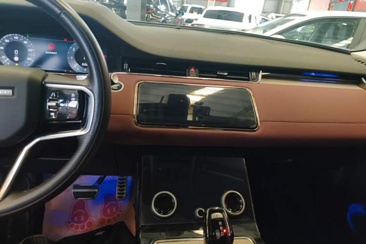 Used Land Rover Range Evoque 2023 Aurora L 249 PS Luxury Edition Audio And AC Panel