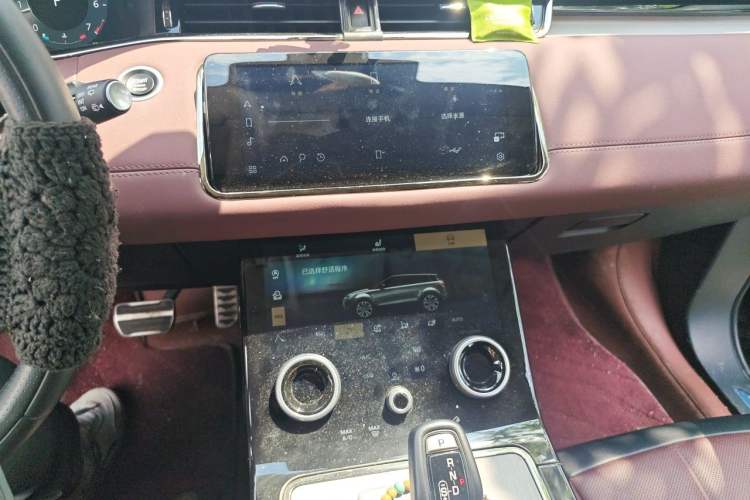 Used Land Rover Range Evoque 2023 Aurora L 249 PS Luxury Edition Audio And AC Panel