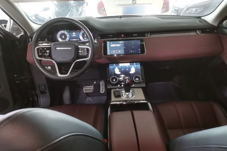 Used Land Rover Range Evoque 2023 Aurora L 249 PS Luxury Edition Center Console