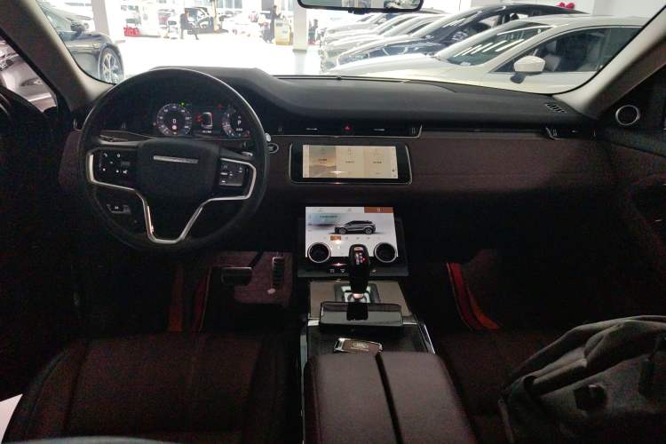 Used Land Rover Range Evoque 2023 Aurora L 249 PS Luxury Edition Center Console