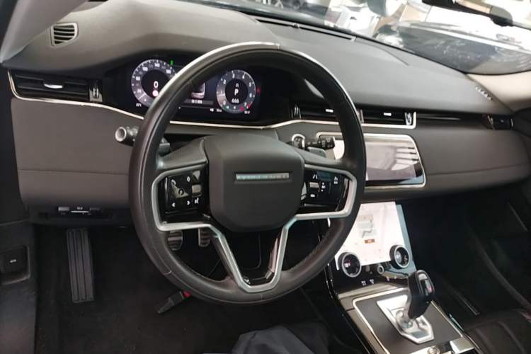 Used Land Rover Range Evoque 2023 Aurora L 249 PS Luxury Edition Center Console