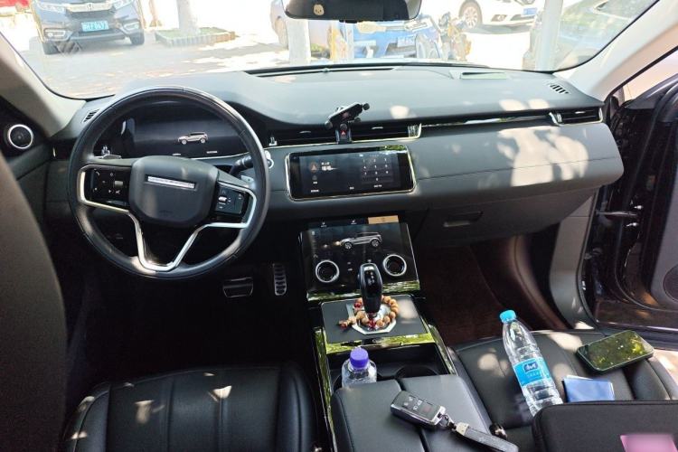 Used Land Rover Range Evoque 2023 Aurora L 249 PS Collins Antique Bronze Special Edition Center Console