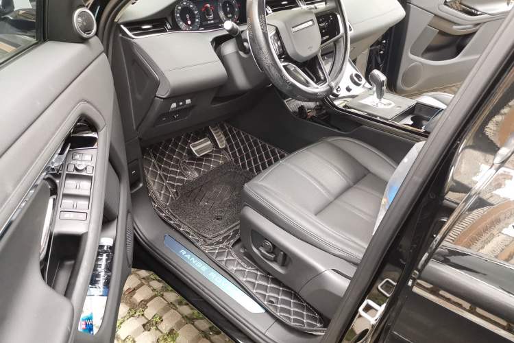 Used Land Rover Range Evoque 2023 Aurora L 249 PS Collins Antique Bronze Special Edition Driver Seat