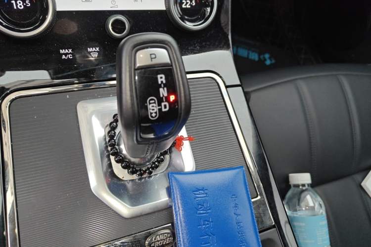 Used Land Rover Range Evoque 2023 Aurora L 249 PS Collins Antique Bronze Special Edition Gear Lever