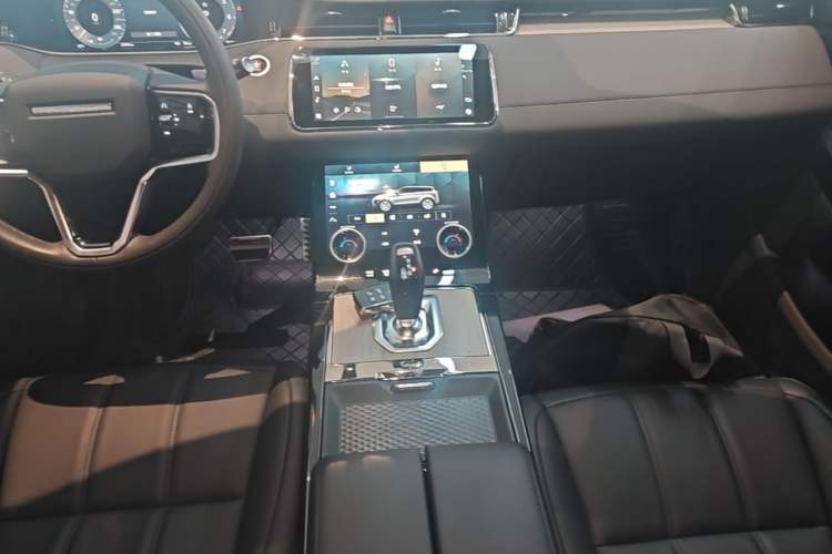 Used Land Rover Range Evoque 2023 Aurora L 249 PS Luxury Edition Gear Lever