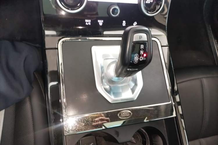 Used Land Rover Range Evoque 2023 Aurora L 249 PS Luxury Edition Gear Lever