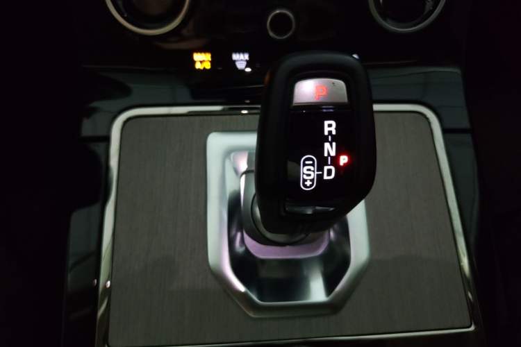 Used Land Rover Range Evoque 2023 Aurora L 249 PS Luxury Edition Gear Lever