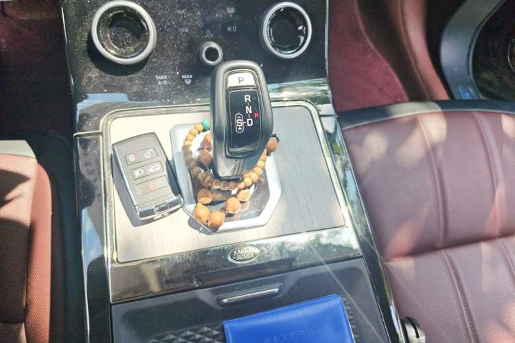 Used Land Rover Range Evoque 2023 Aurora L 249 PS Luxury Edition Gear Lever