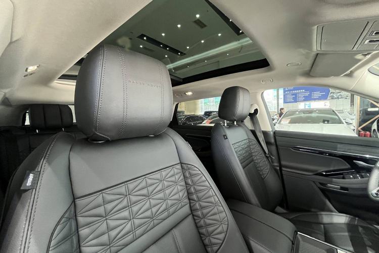 Used Land Rover Range Evoque 2023 Aurora L 249 PS Collins Antique Bronze Special Edition Interior 7