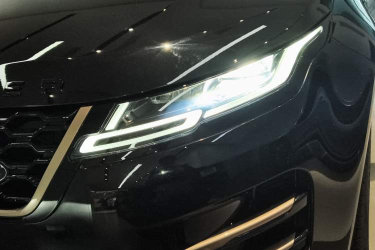 Used Land Rover Range Evoque 2023 Aurora L 249 PS Collins Antique Bronze Special Edition Left Front Headlight