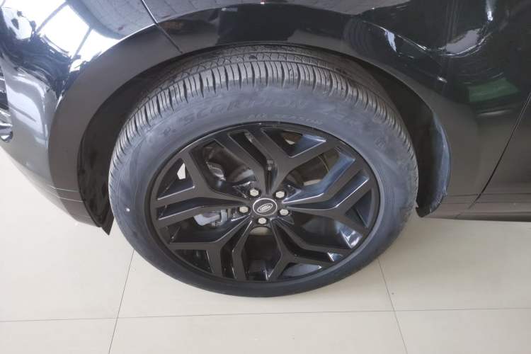 Used Land Rover Range Evoque 2023 Aurora L 249 PS Luxury Edition Left Front Wheel Hub