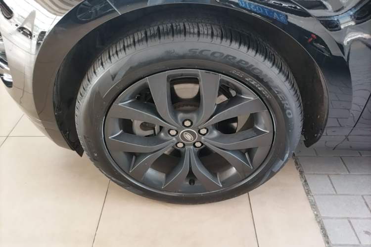 Used Land Rover Range Evoque 2023 Aurora L 249 PS Luxury Edition Left Front Wheel Hub
