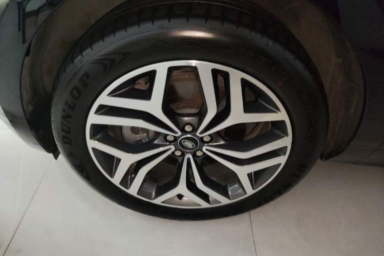 Used Land Rover Range Evoque 2023 Aurora L 249 PS Luxury Edition Left Front Wheel Hub
