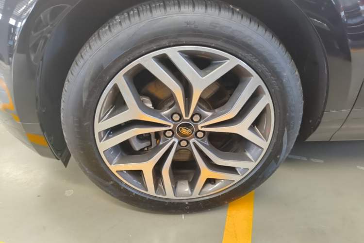 Used Land Rover Range Evoque 2023 Aurora L 249 PS Luxury Edition Left Front Wheel Hub